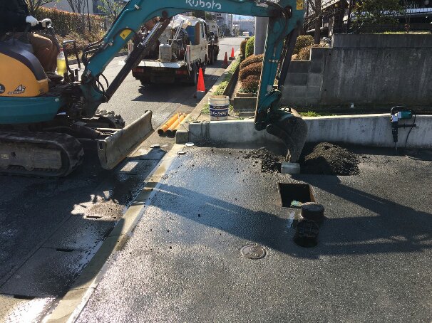 和泉市 某会社駐車場 アスファルト舗装工事