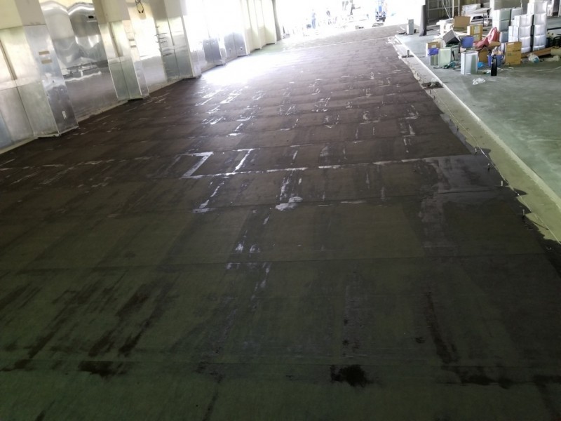 施工中(味覚糖神戸工場 ケミアス防水)